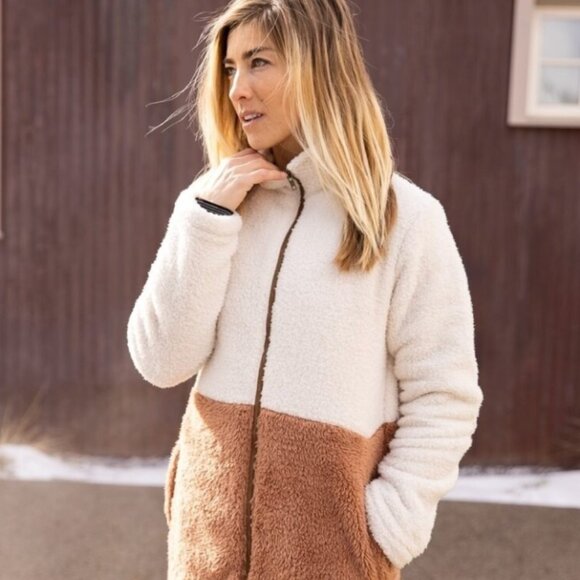 Carve Designs Mason Reversible Jacket in Birch/Saddle Size Small - Picture 1 of 8